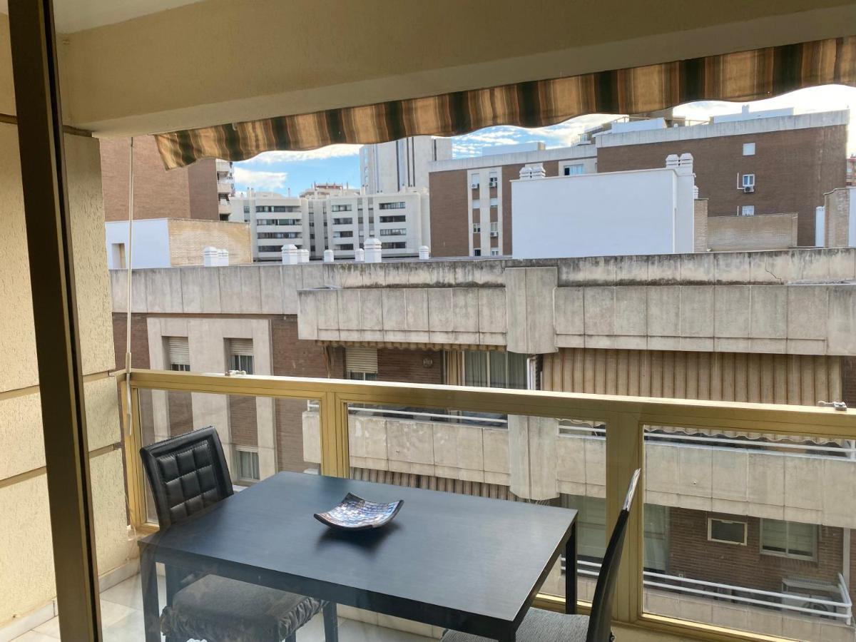 Malaga Centro Habitaciones Privada En Apartamento Compartidos Luaran gambar