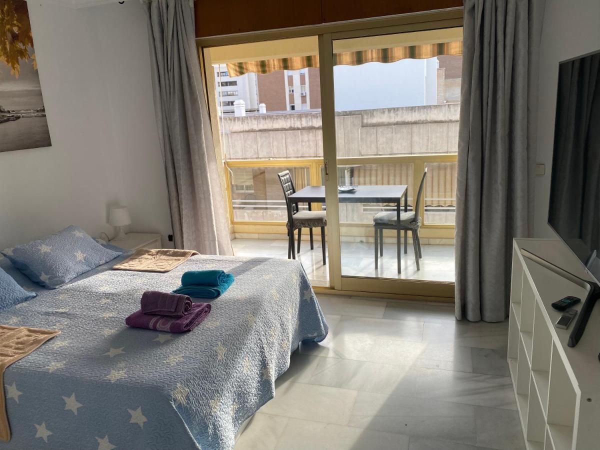 Malaga Centro Habitaciones Privada En Apartamento Compartidos Luaran gambar