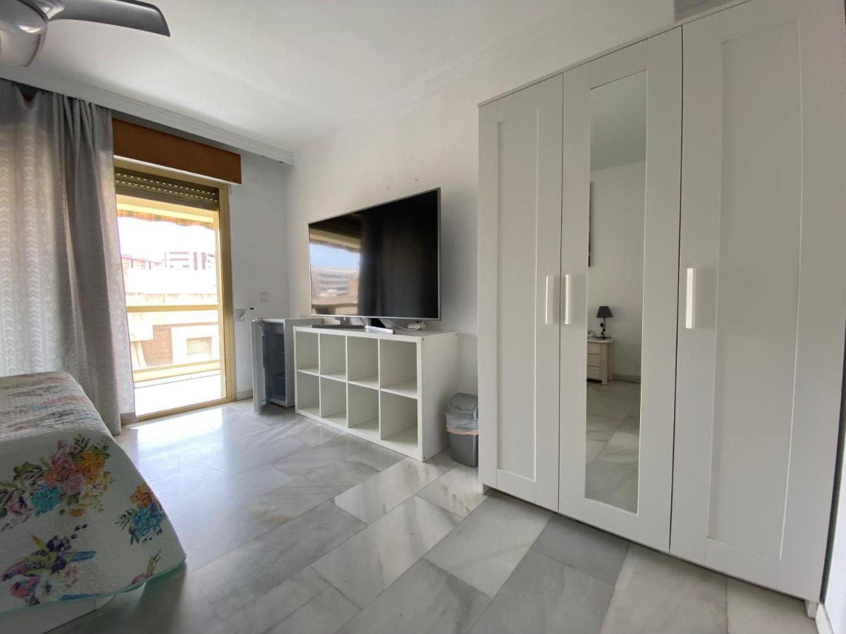 Malaga Centro Habitaciones Privada En Apartamento Compartidos Luaran gambar