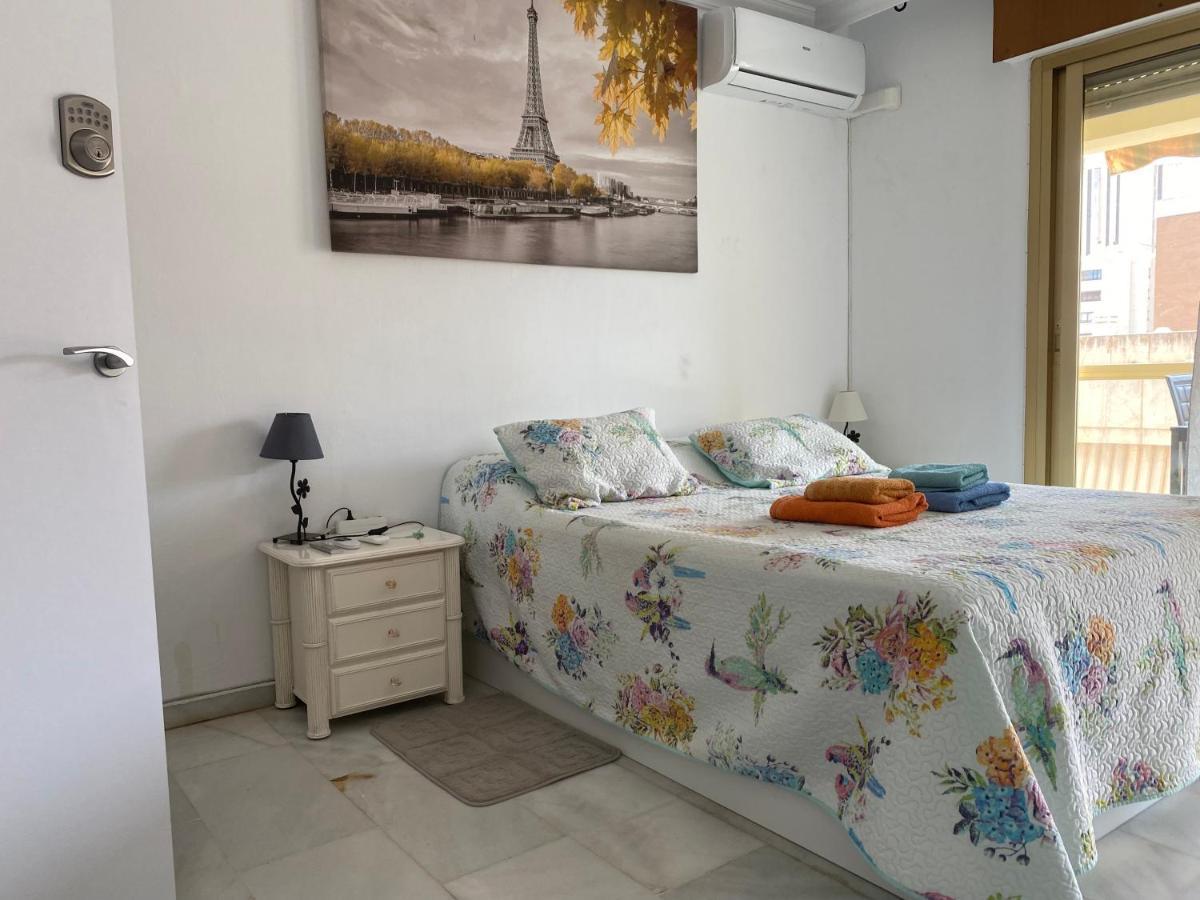 Malaga Centro Habitaciones Privada En Apartamento Compartidos Luaran gambar