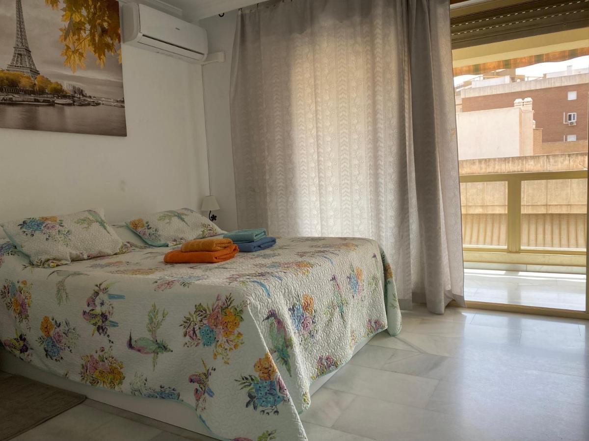 Malaga Centro Habitaciones Privada En Apartamento Compartidos Luaran gambar