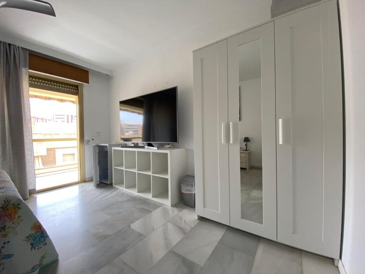 Malaga Centro Habitaciones Privada En Apartamento Compartidos Luaran gambar