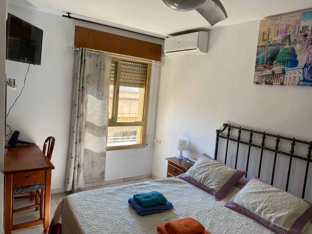 Malaga Centro Habitaciones Privada En Apartamento Compartidos Luaran gambar